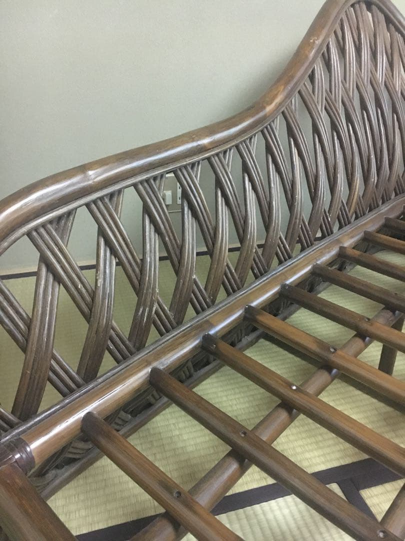 ねこ様　ラタンソファ 美しい曲線デザイン ダークブラウン　籐　猛暑対策