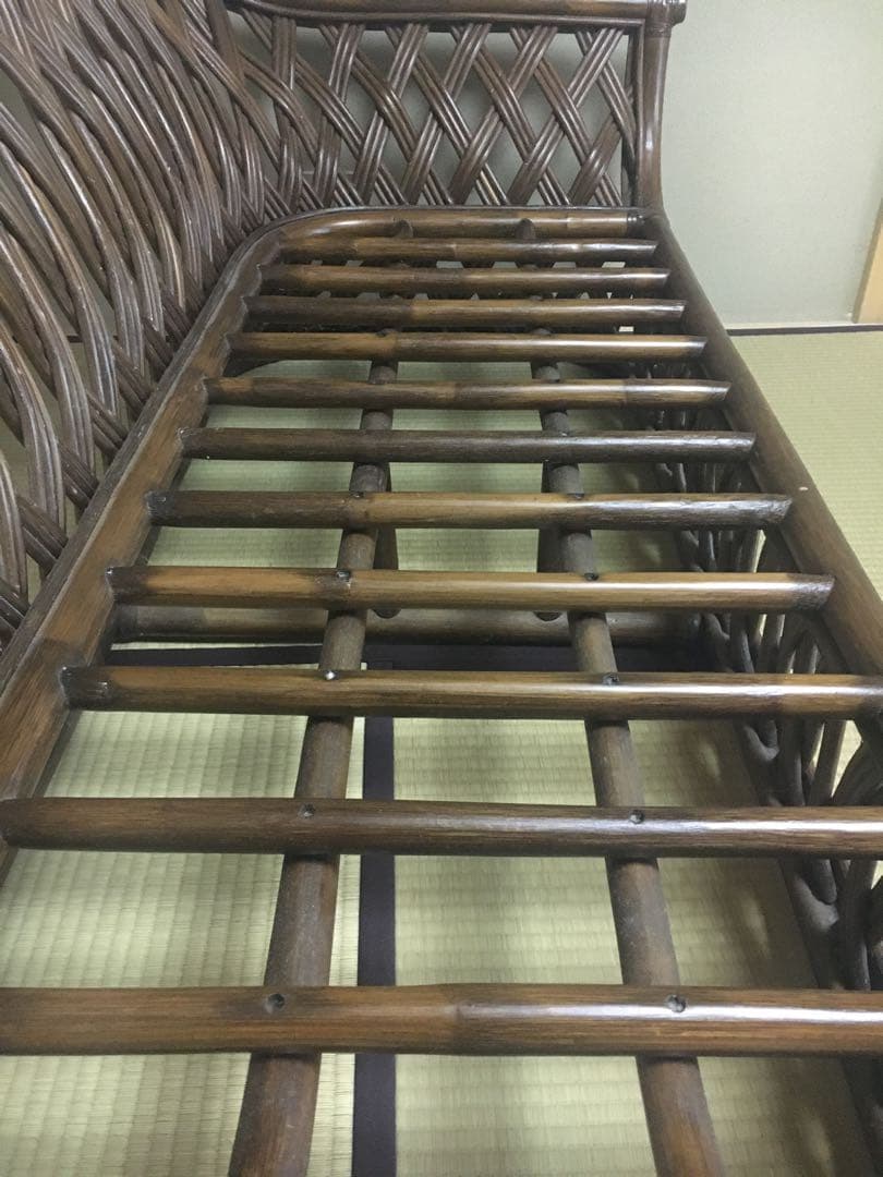 ねこ様　ラタンソファ 美しい曲線デザイン ダークブラウン　籐　猛暑対策