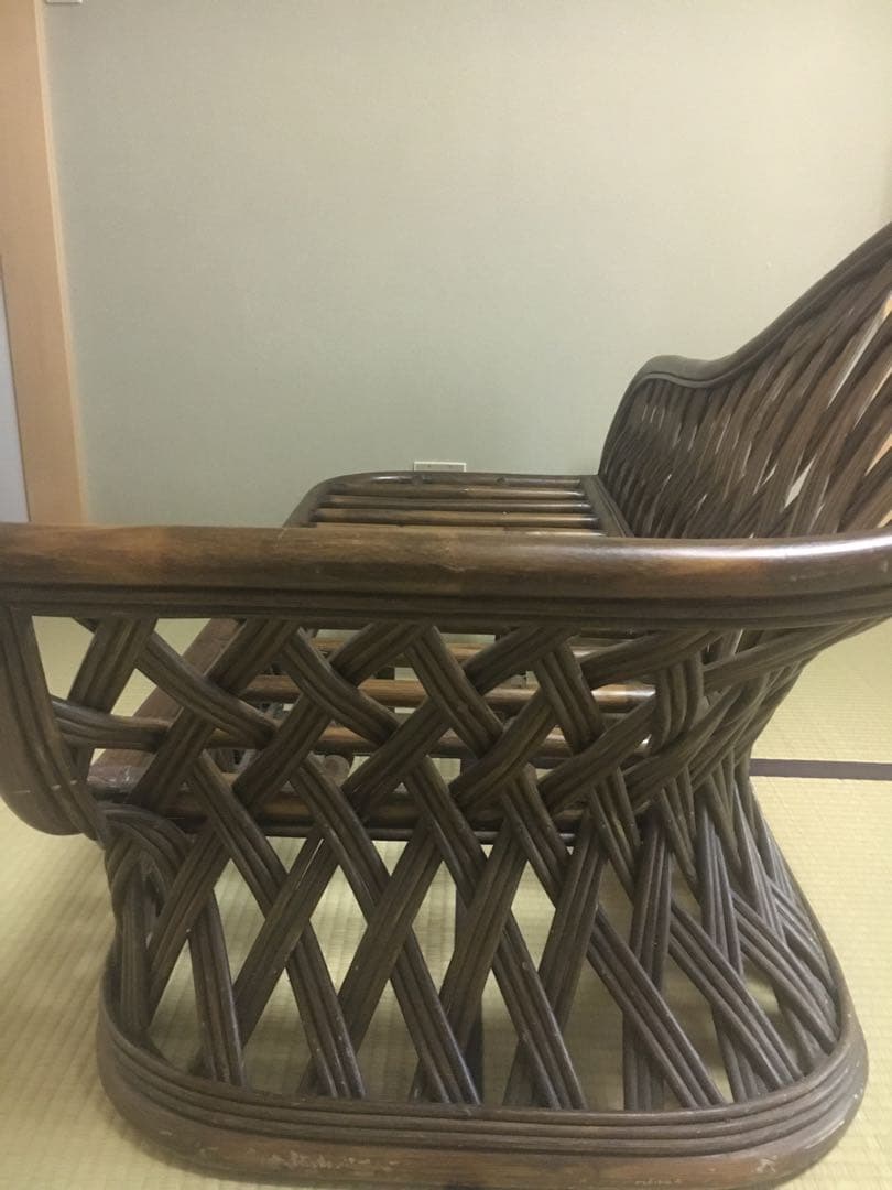 ねこ様　ラタンソファ 美しい曲線デザイン ダークブラウン　籐　猛暑対策