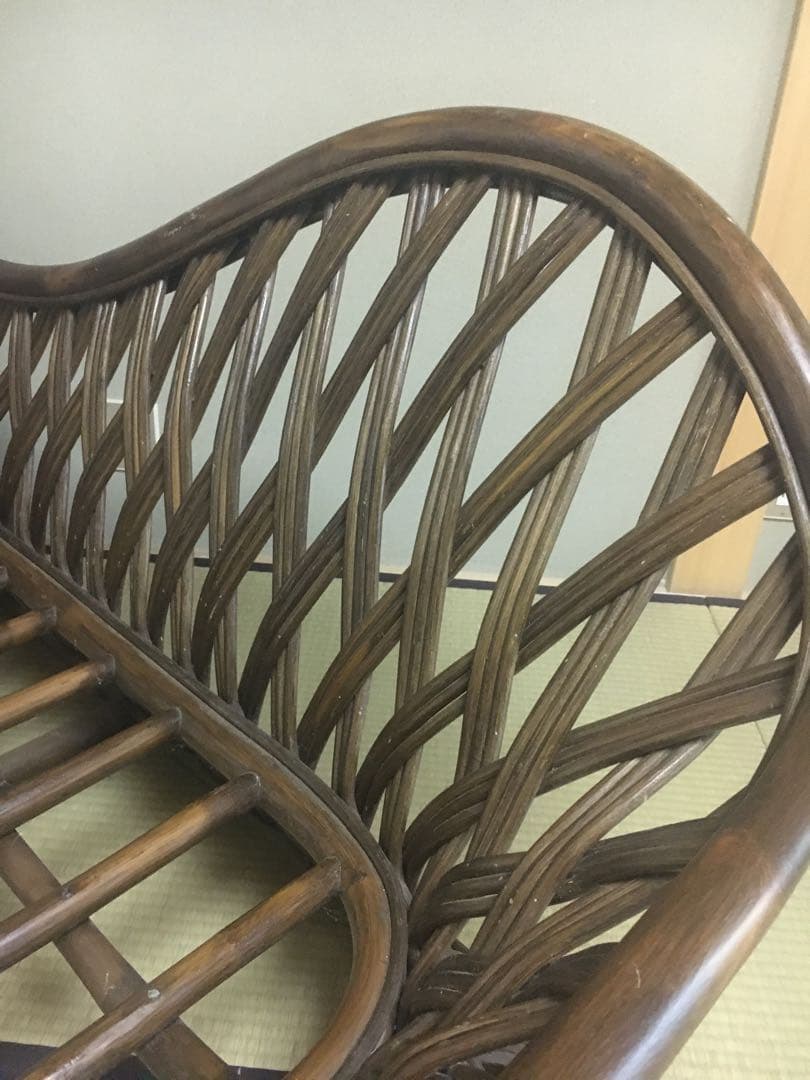 ねこ様　ラタンソファ 美しい曲線デザイン ダークブラウン　籐　猛暑対策