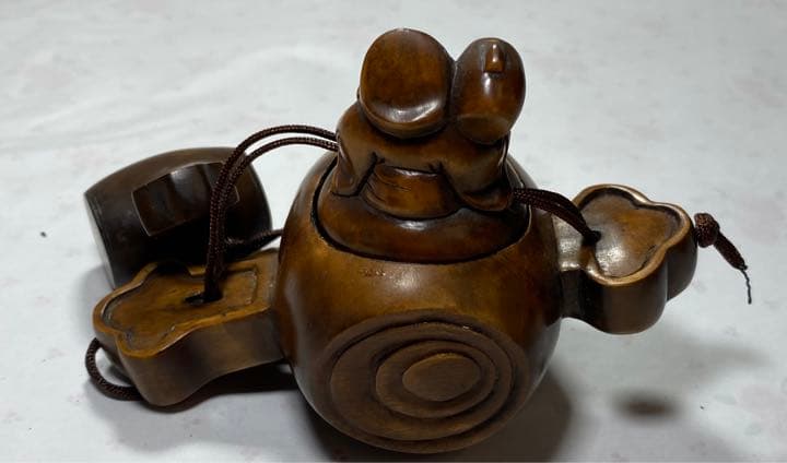 印籠　柘植　小槌の上に大黒天様　　黄楊繊細彫刻　木製