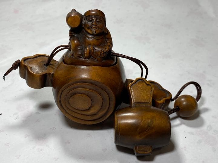 印籠　柘植　小槌の上に大黒天様　　黄楊繊細彫刻　木製