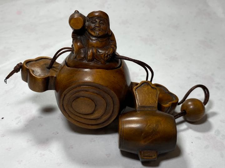 印籠　柘植　小槌の上に大黒天様　　黄楊繊細彫刻　木製