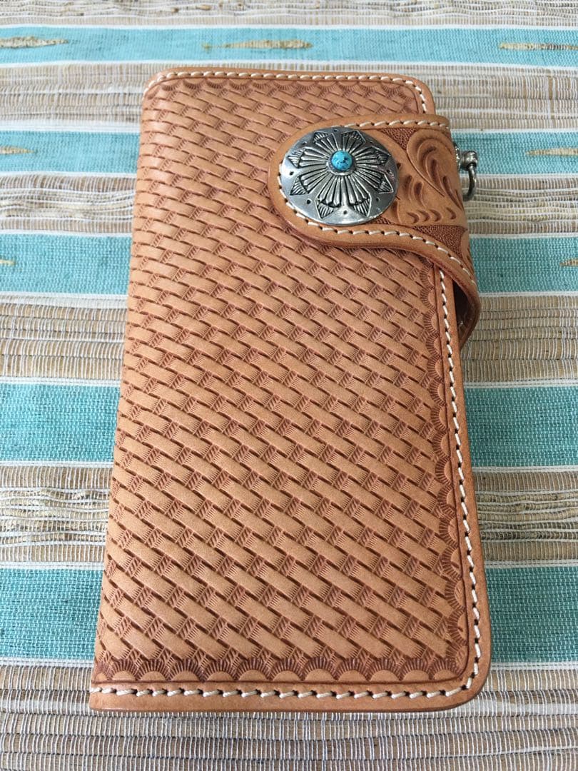 新品訳あり　牛革　サドルレザー　長財布　手彫り