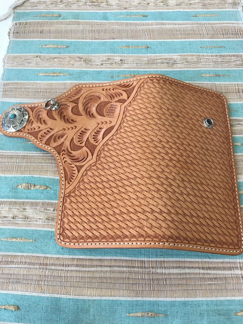 新品訳あり　牛革　サドルレザー　長財布　手彫り