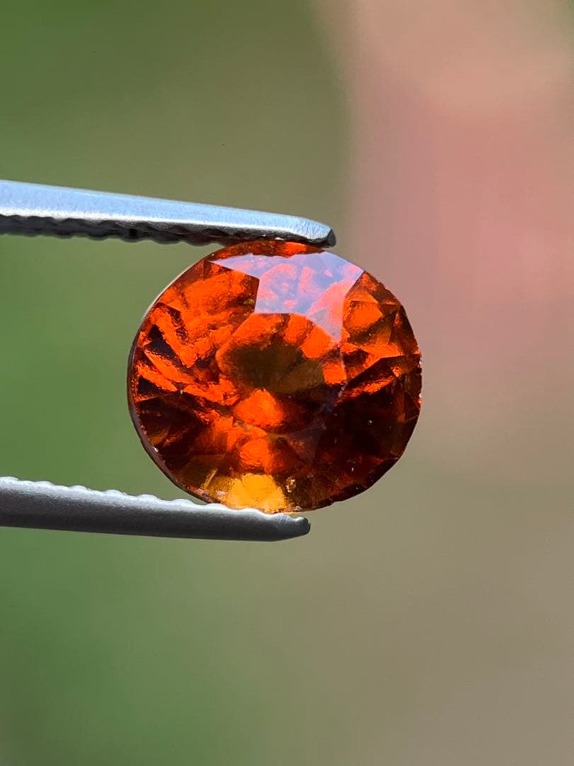 ヘソナイトガーネットルース2.2ct 日本宝石ソーティング付