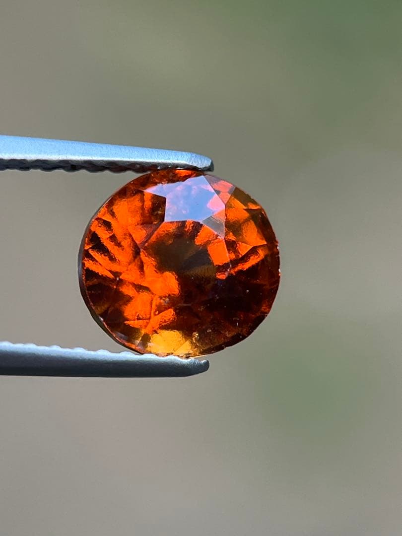 ヘソナイトガーネットルース2.2ct 日本宝石ソーティング付