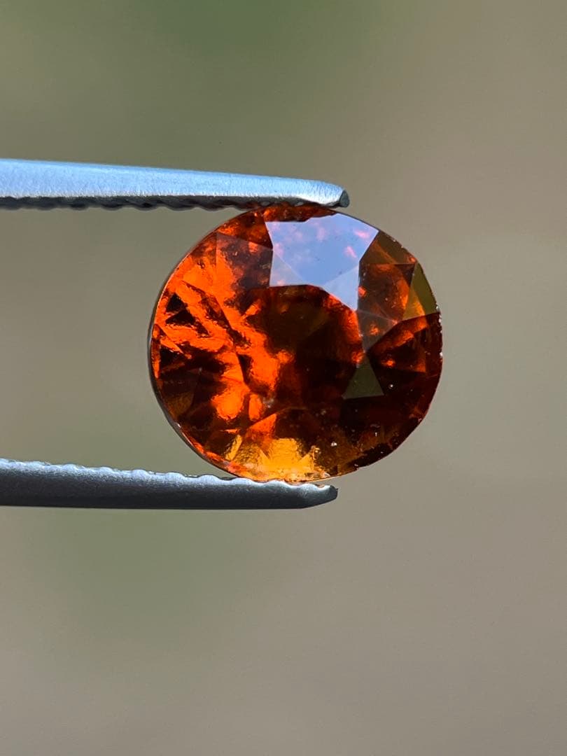 ヘソナイトガーネットルース2.2ct 日本宝石ソーティング付