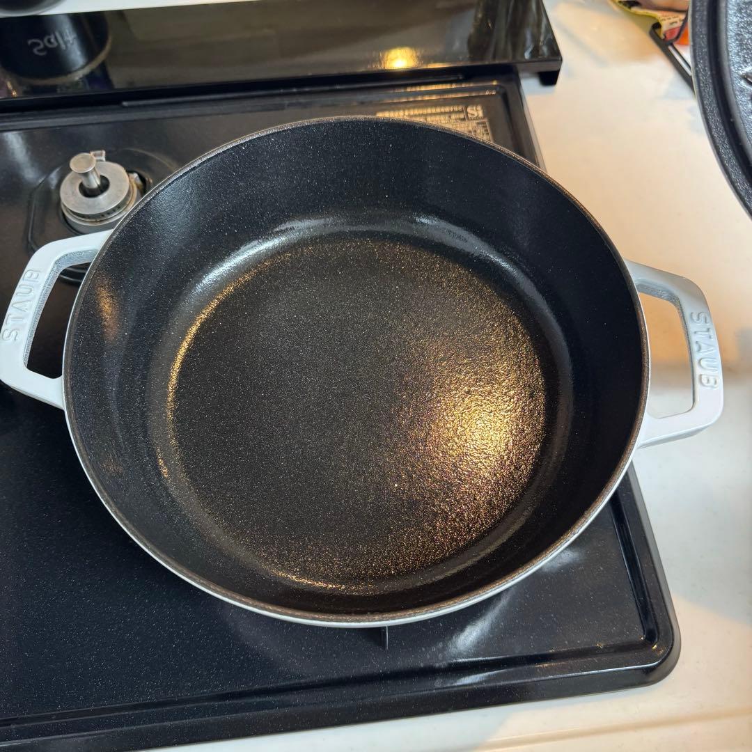 ストウブ ブレイザーソテーパン24㎝ スノーフレーク アニマルノブ