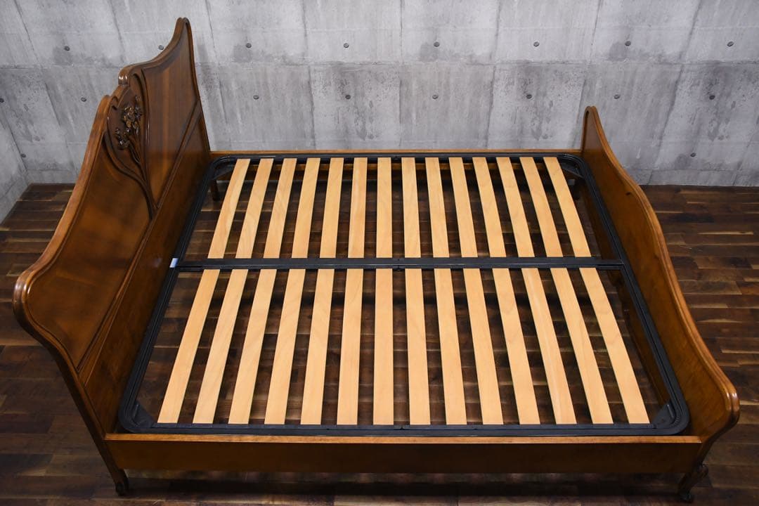 ECK30 展示品 Medea メデア クイーンサイズ ベッドフレーム 100万