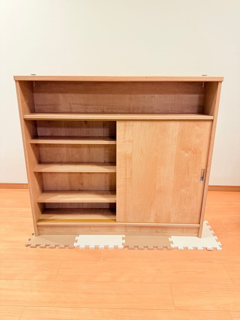 狭いカウンター下にも収納できるキャビネット 2扉付き