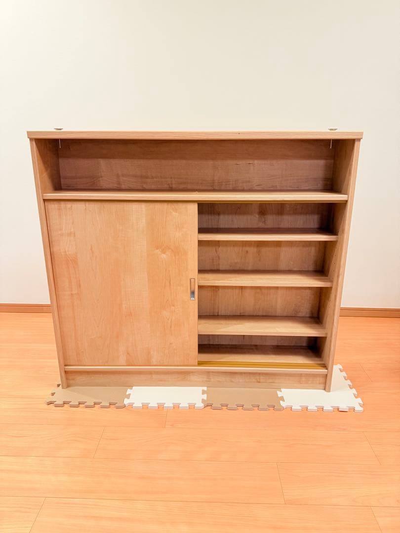 狭いカウンター下にも収納できるキャビネット 2扉付き