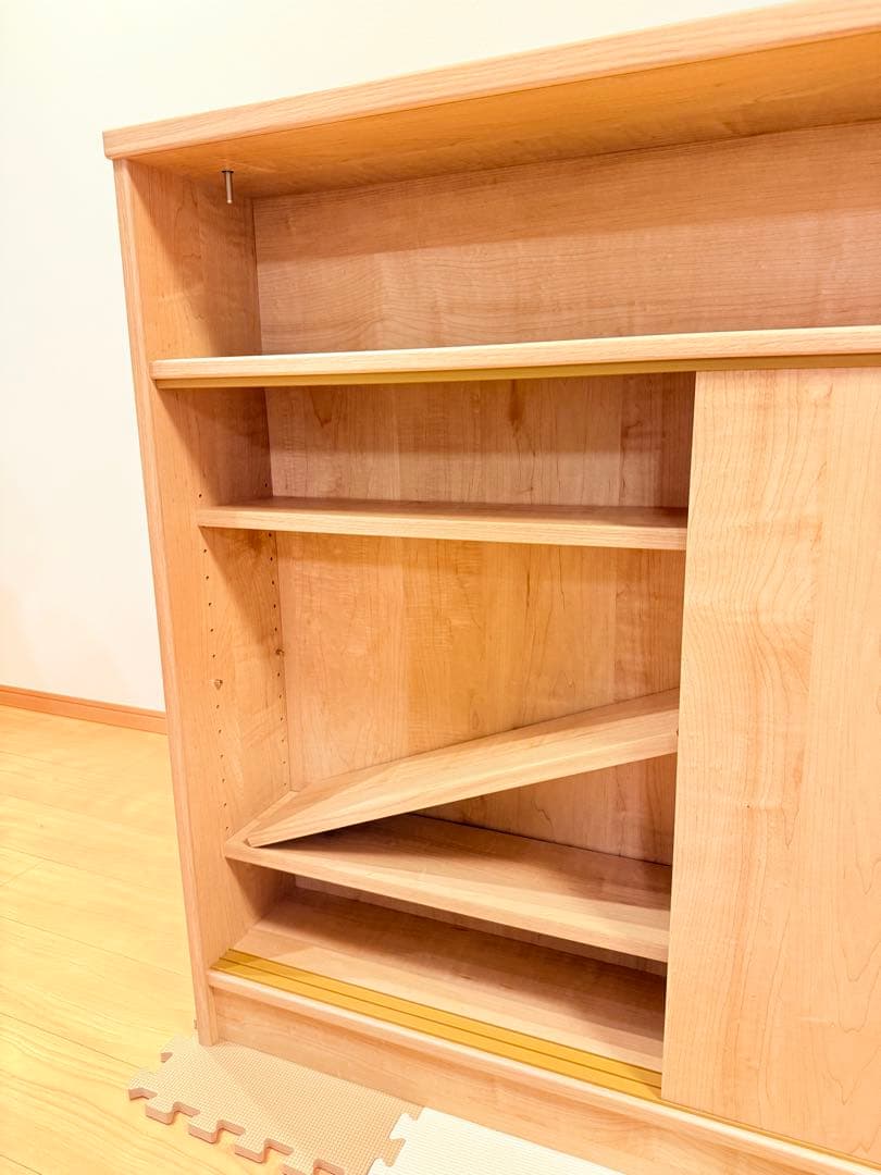 狭いカウンター下にも収納できるキャビネット 2扉付き