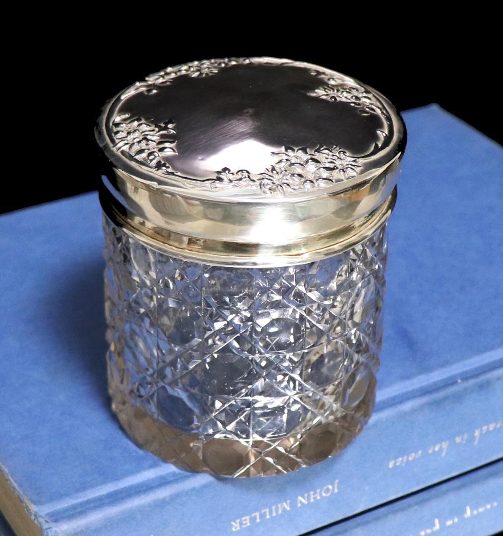 オールド・バカラ シルバー925銀装飾花柄蓋物 ディアマン・ピエーリー小物入れ