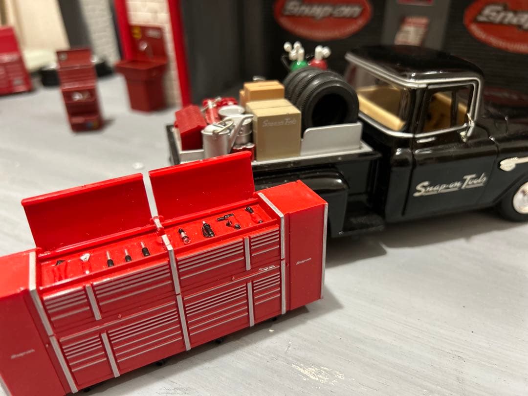 電動リフト　1/24、スナップオントラック、 ディスプレイはおまけ