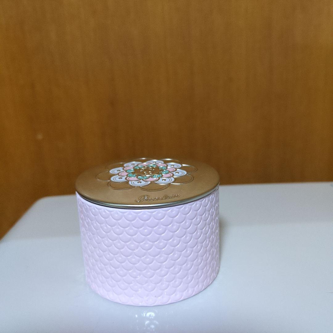 美品 GUERLAIN ゲラン メテオリットビーユ(旧) ハッピーグロウ 限定品