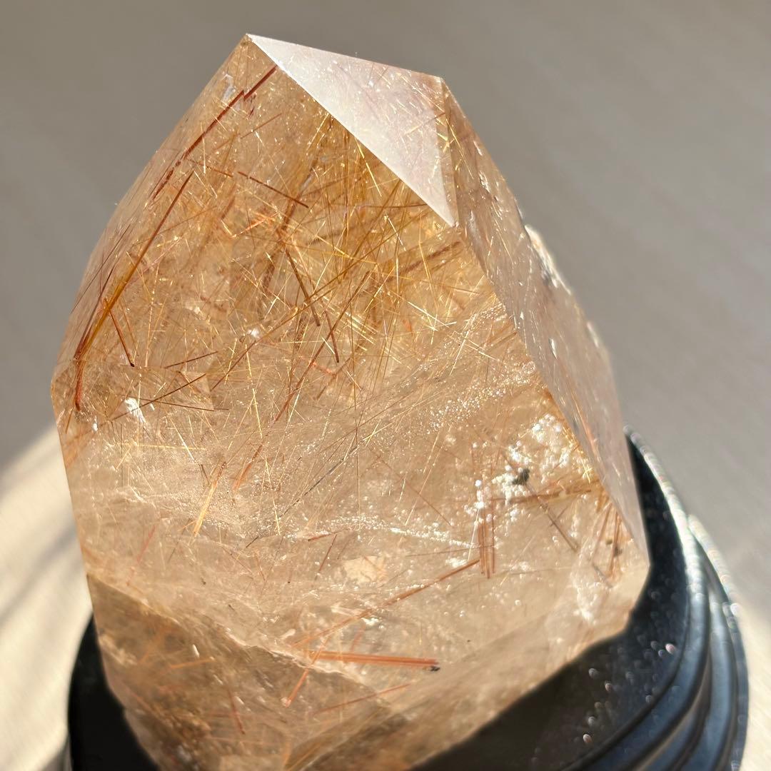 超希少美628g特大 ゴールドタイチンルチル 原石ポリッシュ　鉱物