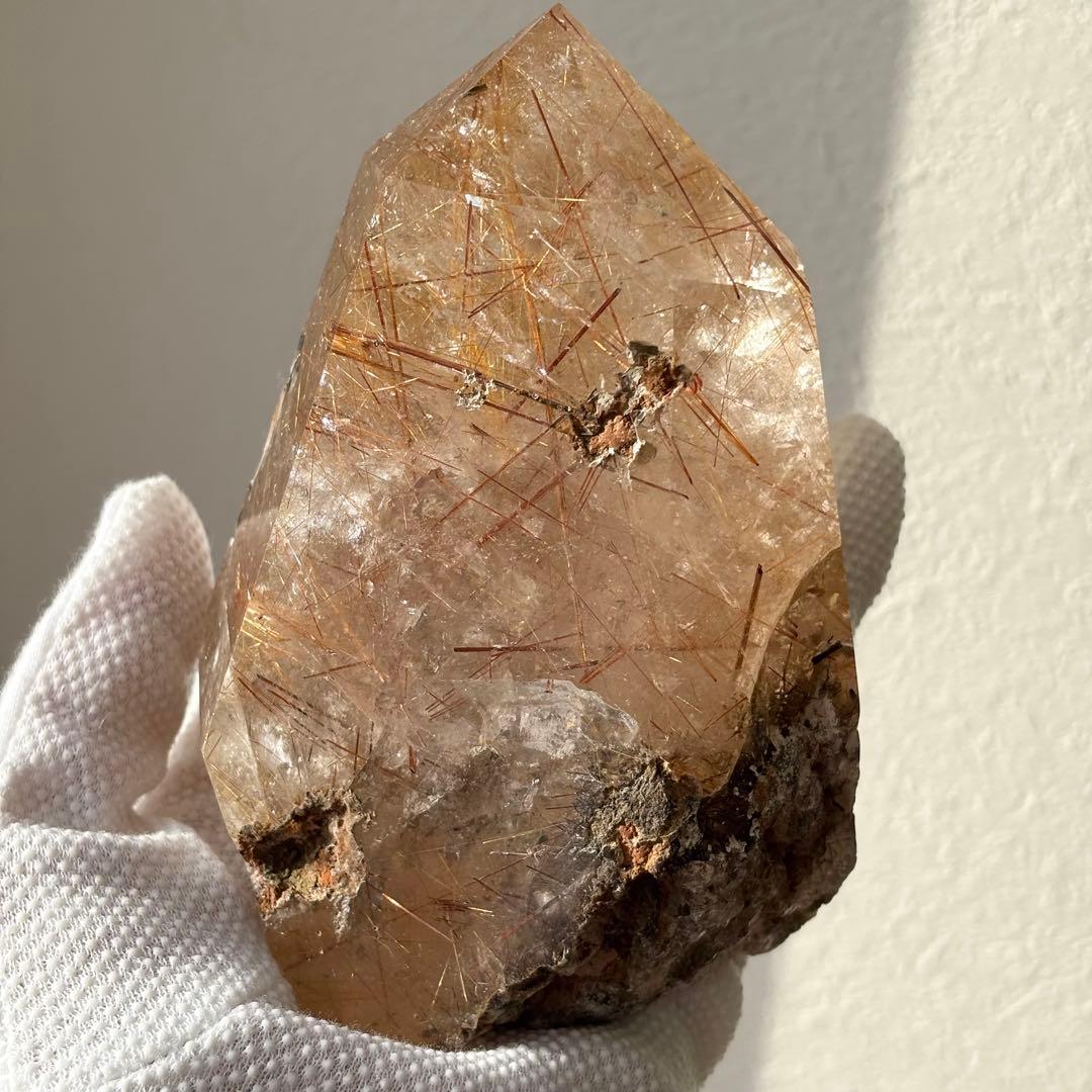 超希少美628g特大 ゴールドタイチンルチル 原石ポリッシュ　鉱物