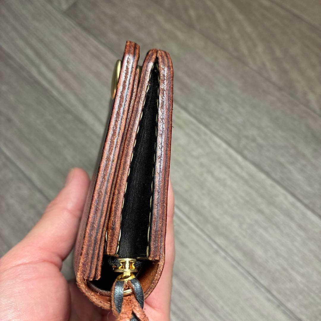 茶芯ブラック　ミドルトラッカーウォレット　真鍮　お札を折らずに収納