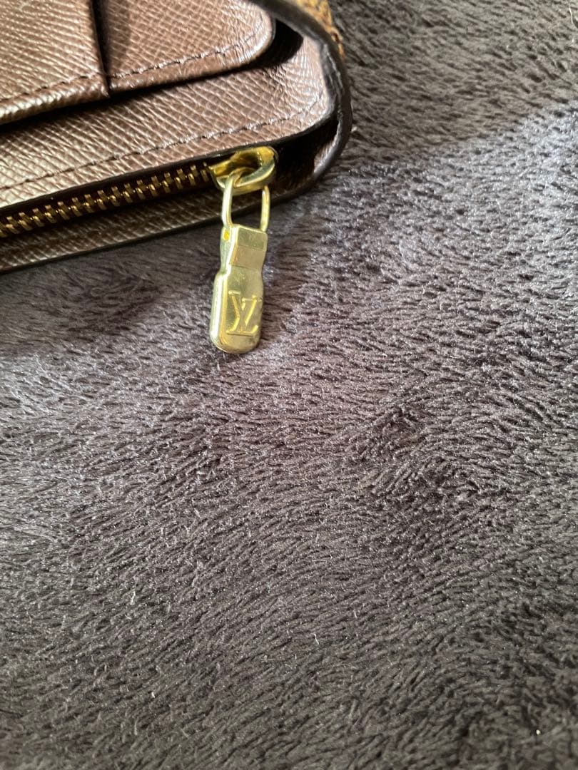 ルイヴィトン ダミエ 財布　LVコンパクトジップ　折りたたみ
