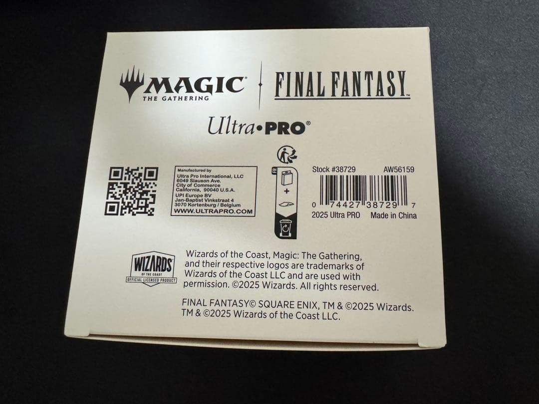 MTG ウルトラプロ/FF《クラウド：星の守護者》デッキボックス