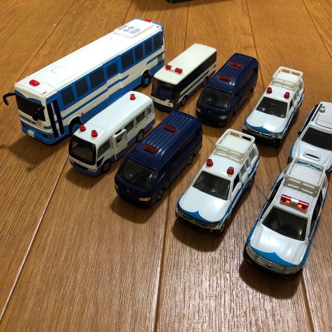 機動隊　警察 右翼　ランドクルーザー　パジェロ　ハイエース　セルシオ警護車