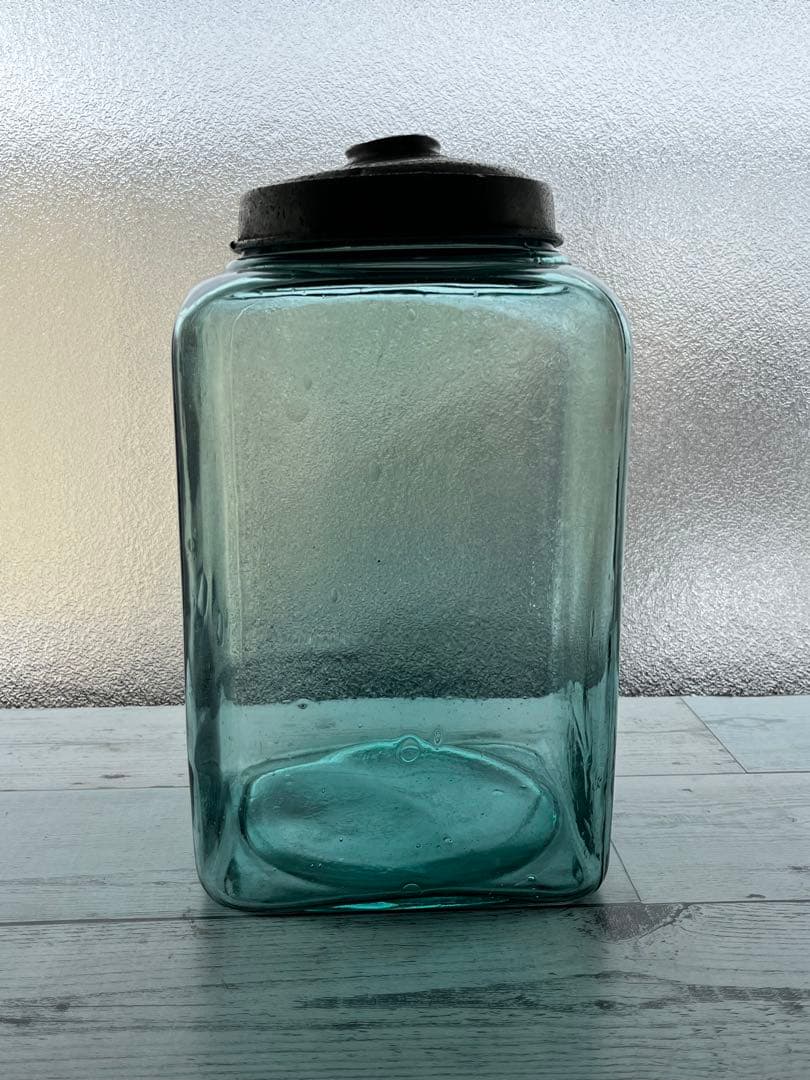 【気泡たっぷり】昭和レトロ　ブルー系　蓋付きガラス瓶