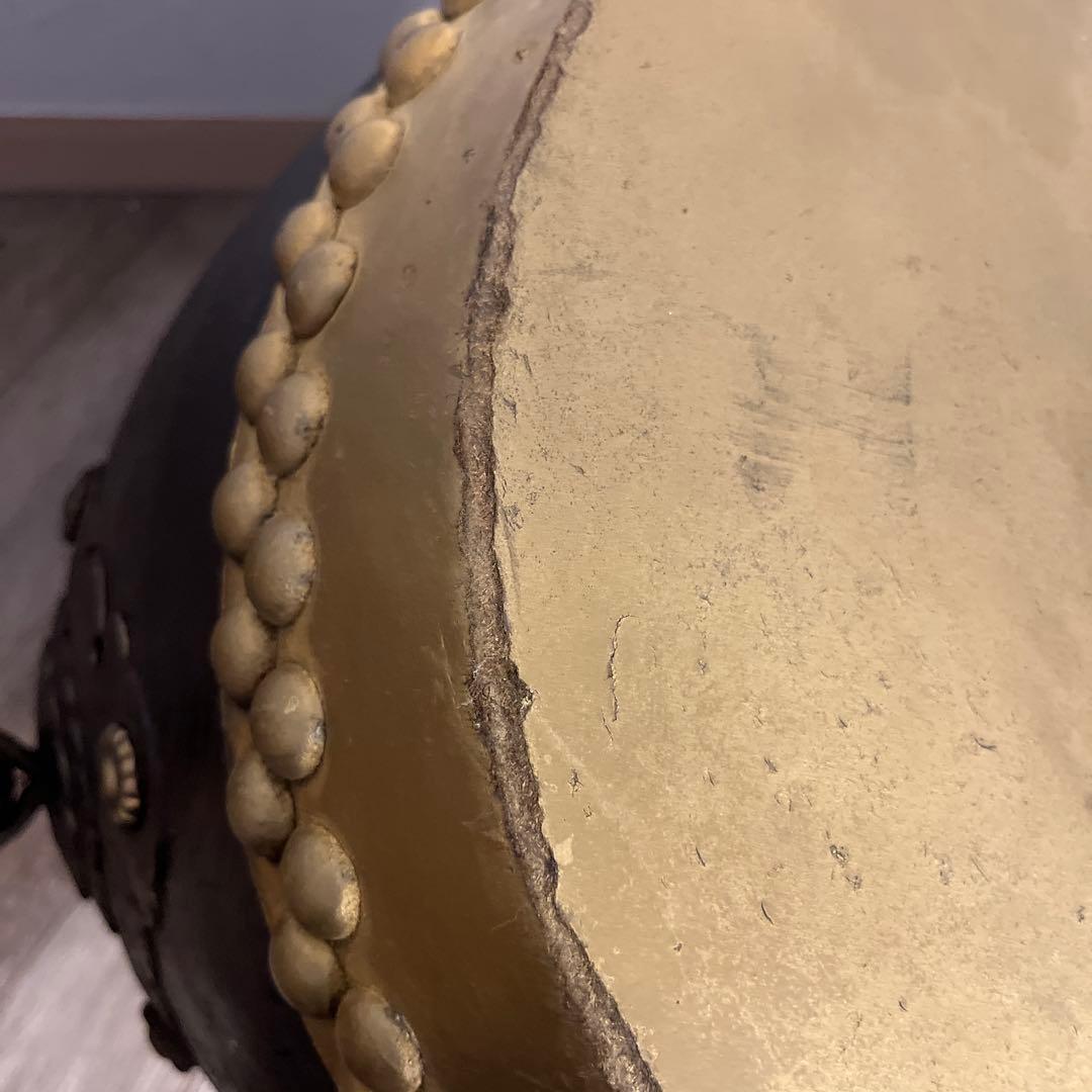 1尺3寸 和太鼓 木製 金塗(面) 時代物 古鉄のような持ち手 重さ 7.9kg