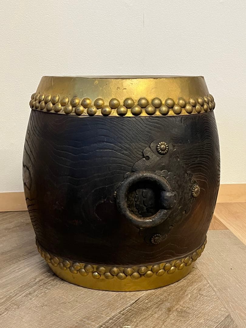 1尺3寸 和太鼓 木製 金塗(面) 時代物 古鉄のような持ち手 重さ 7.9kg