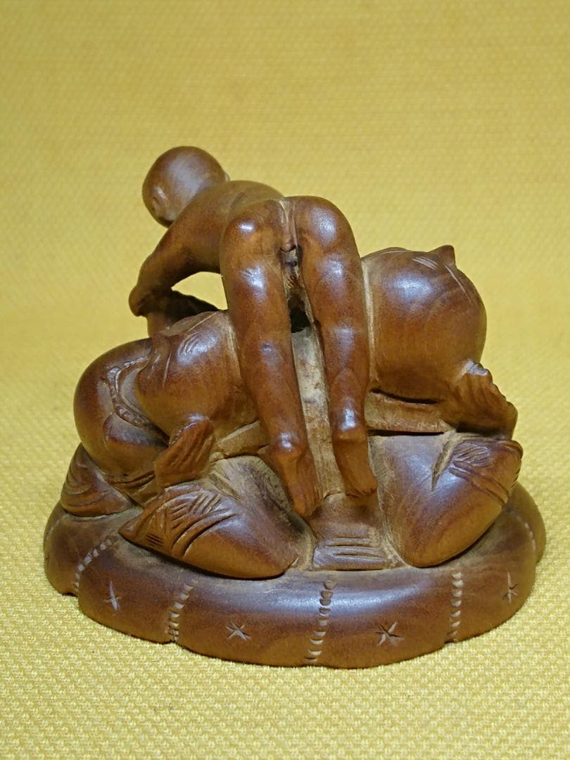 木彫り　人形　木製　古玩　オブジェ　置物　インテリア　工芸品　美術品　A3421