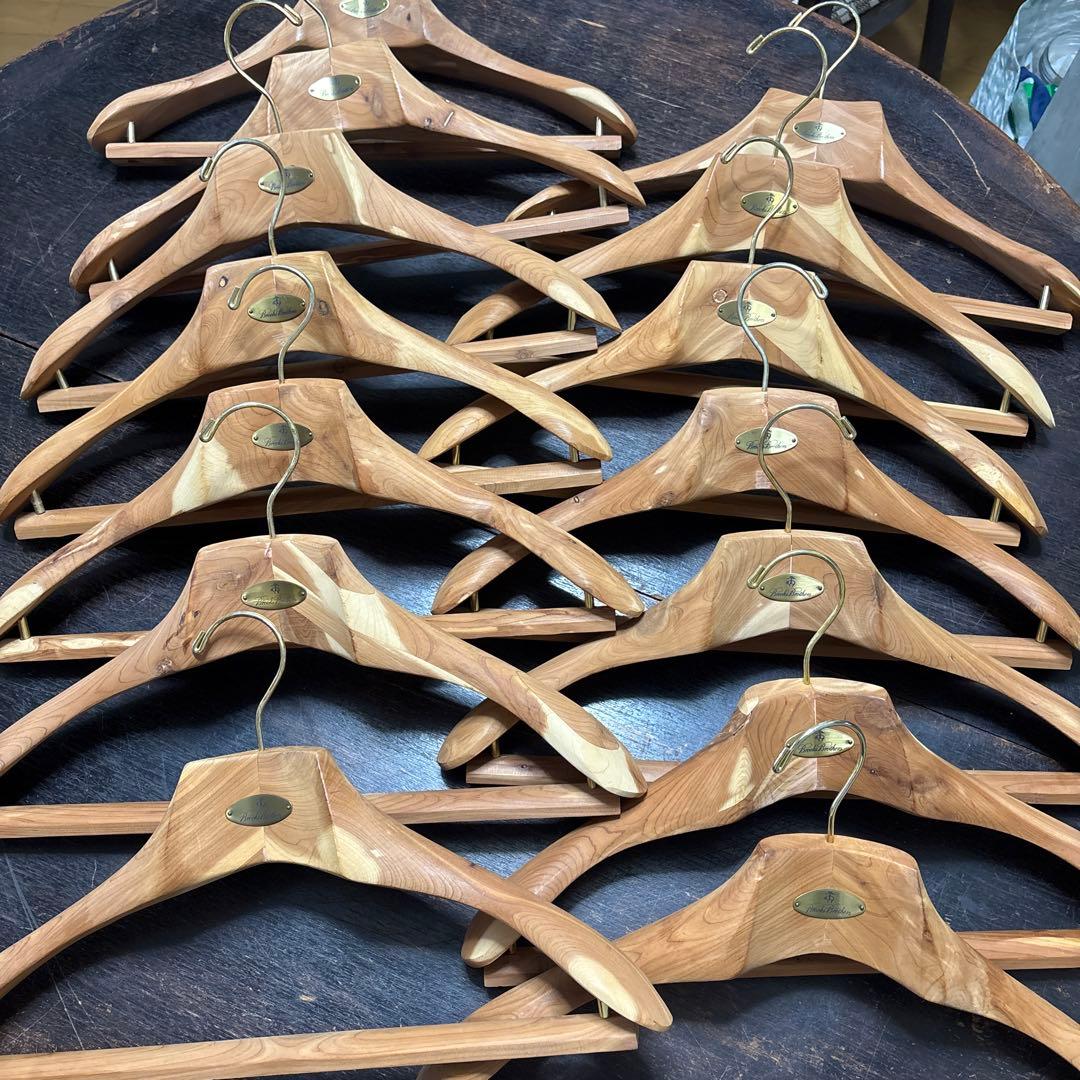 Brooks Brothers 木製衣類ハンガー 13本