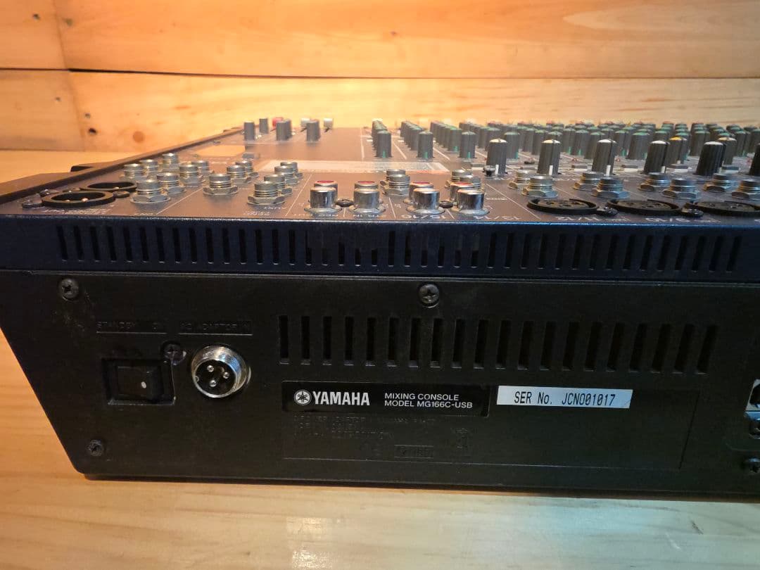Yamaha MG166c アナログミキサー