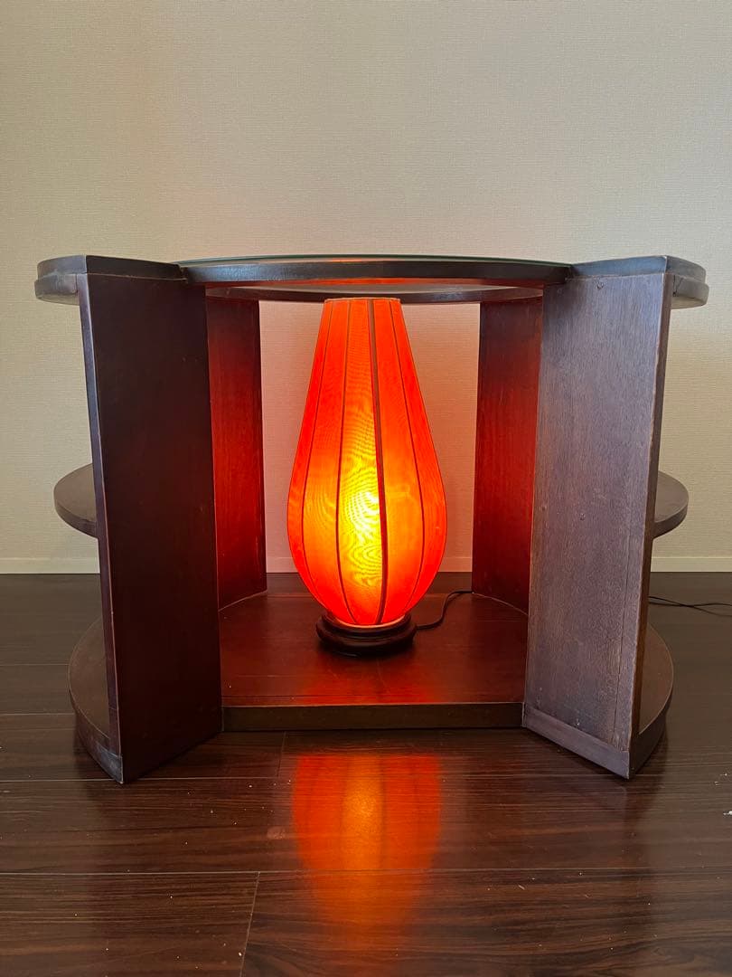 もち太郎　ベトナムにて購入　木製テーブル　アンティーク　　ガラス天板