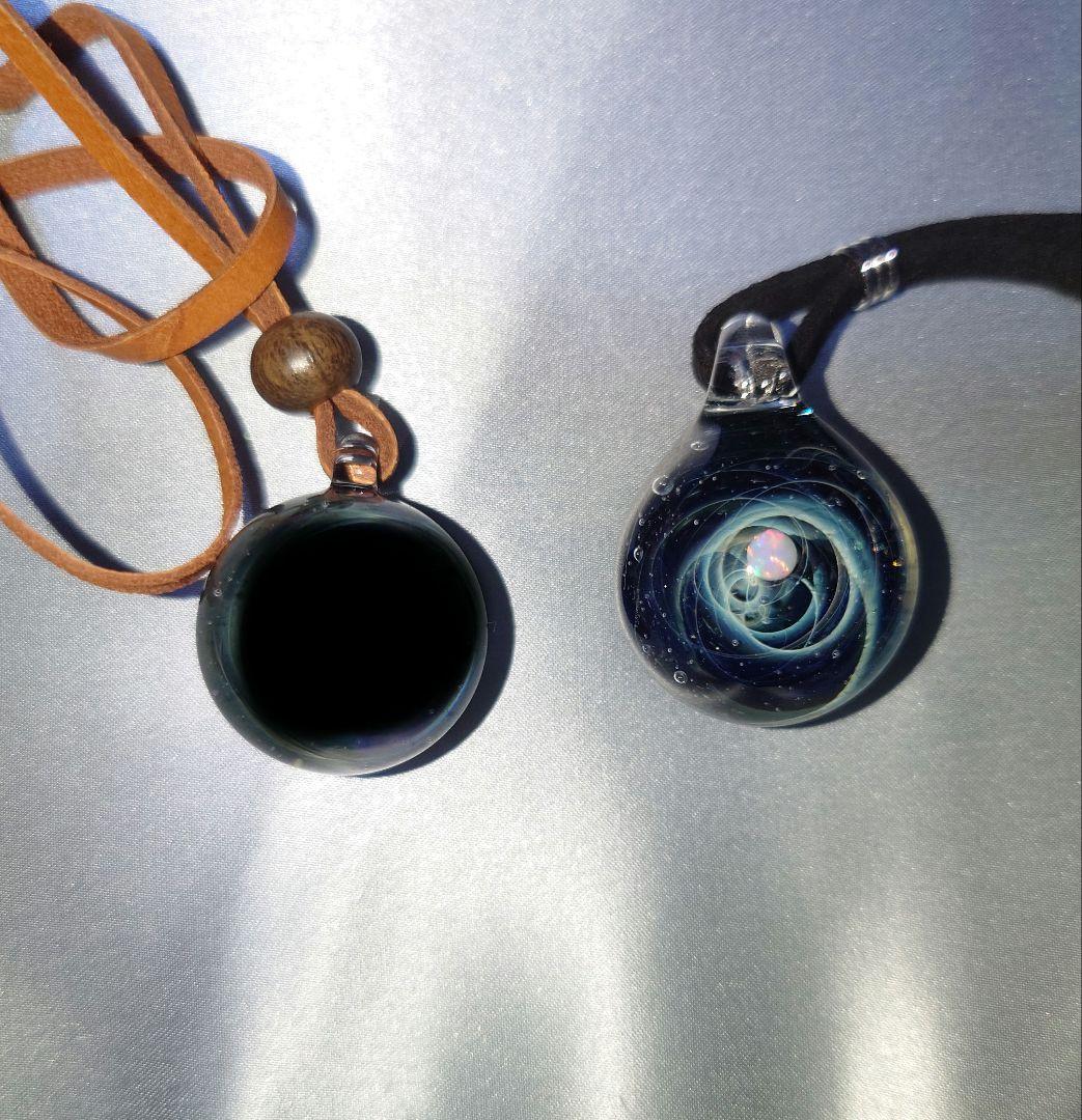 宇宙ガラス　宇宙玉　ホワイトオパール　ペンダント　大きめ