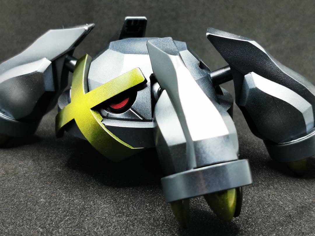 【塗装完成品】色違いメタグロス　メタリックグラデ　一点もの　ポケプラ