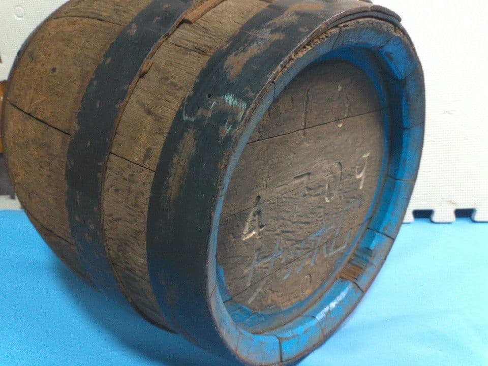 樽 サッポロ たる 空樽 直径約35cm 高さ約43cm　大阪工場 木製