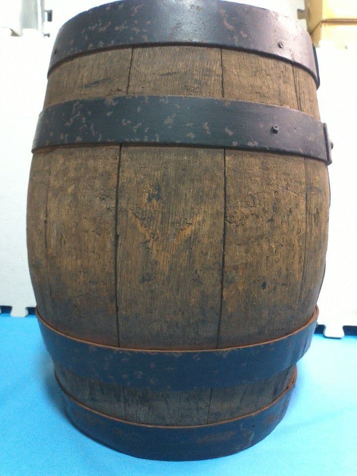 樽 サッポロ たる 空樽 直径約35cm 高さ約43cm　大阪工場 木製