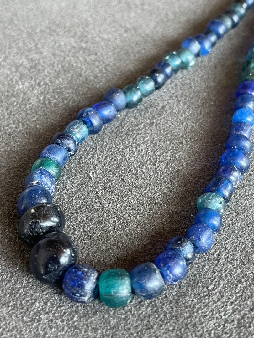 古墳時代　瑠璃玉首飾り　装飾品　出土品