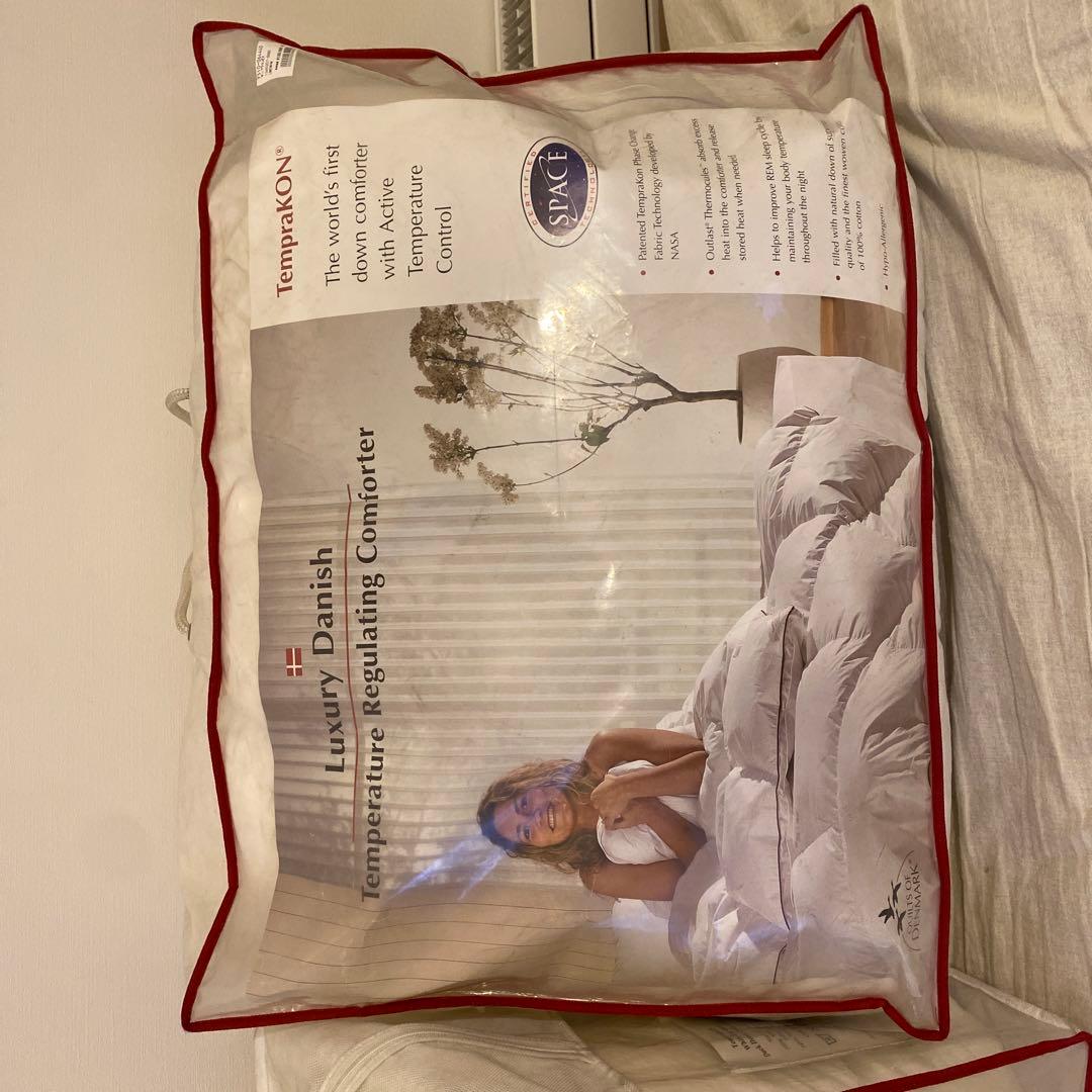 羽毛布団　定価280,000円＋税　2枚セット