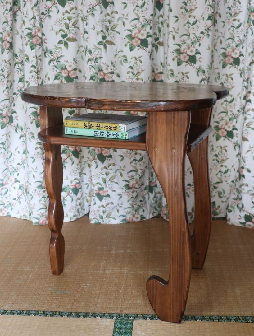 国産杉の葉っぱのテーブル　手作り