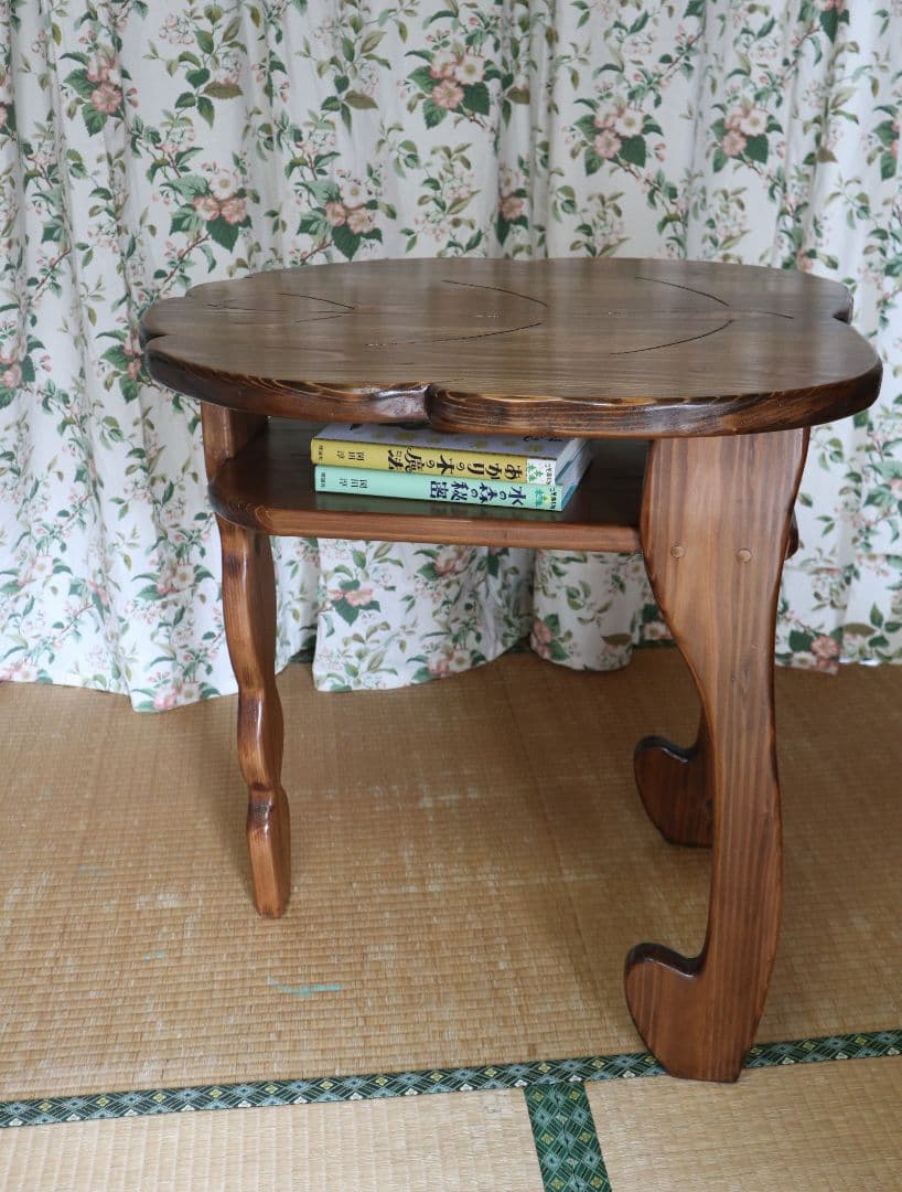 国産杉の葉っぱのテーブル　手作り