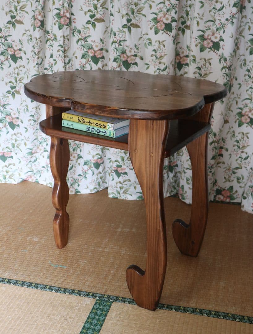 国産杉の葉っぱのテーブル　手作り