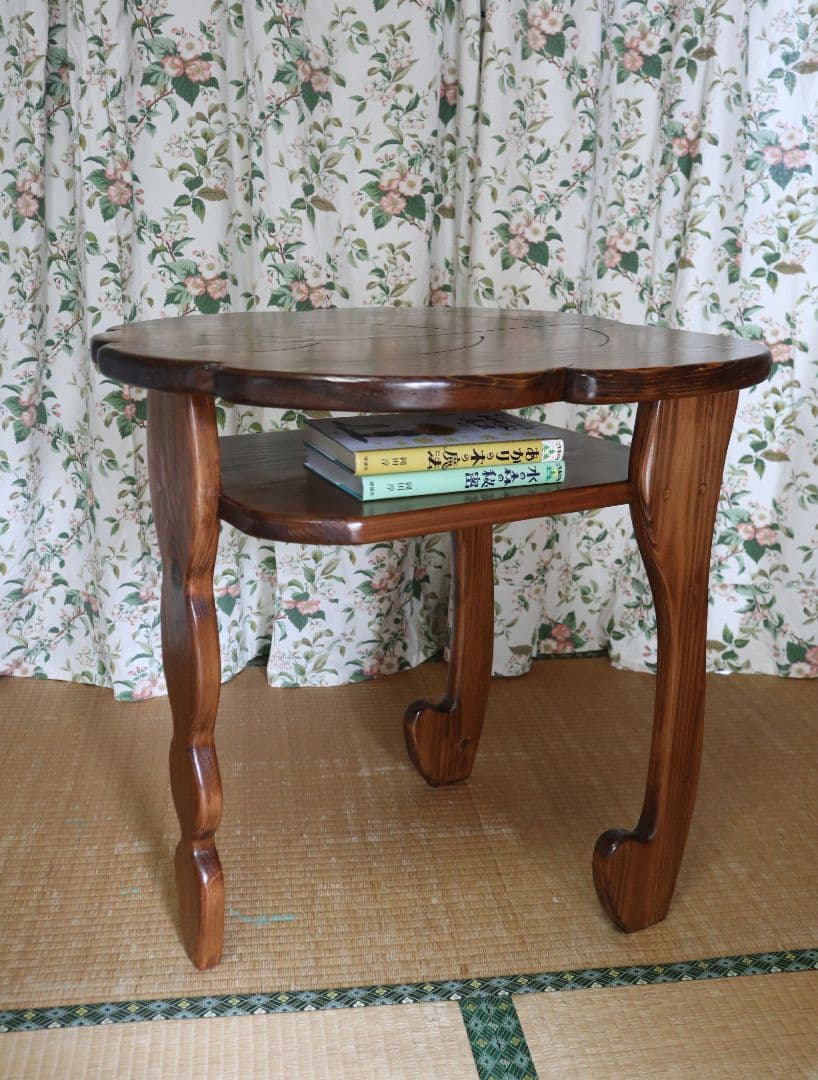 国産杉の葉っぱのテーブル　手作り