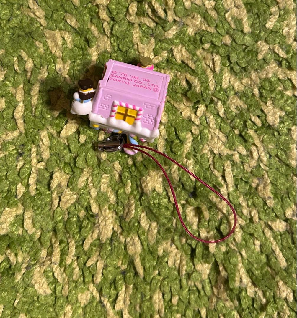 ハローキティ お菓子の家　ストラップ　 ダイワハウス