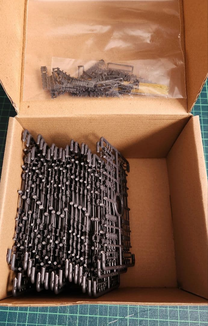 KAIZEN 1/35 パンター後期型、キングタイガー連結可動履帯　2点