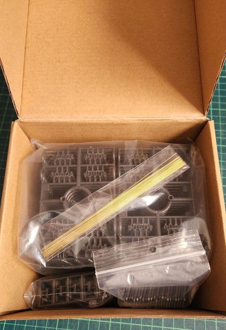 KAIZEN 1/35 パンター後期型、キングタイガー連結可動履帯　2点