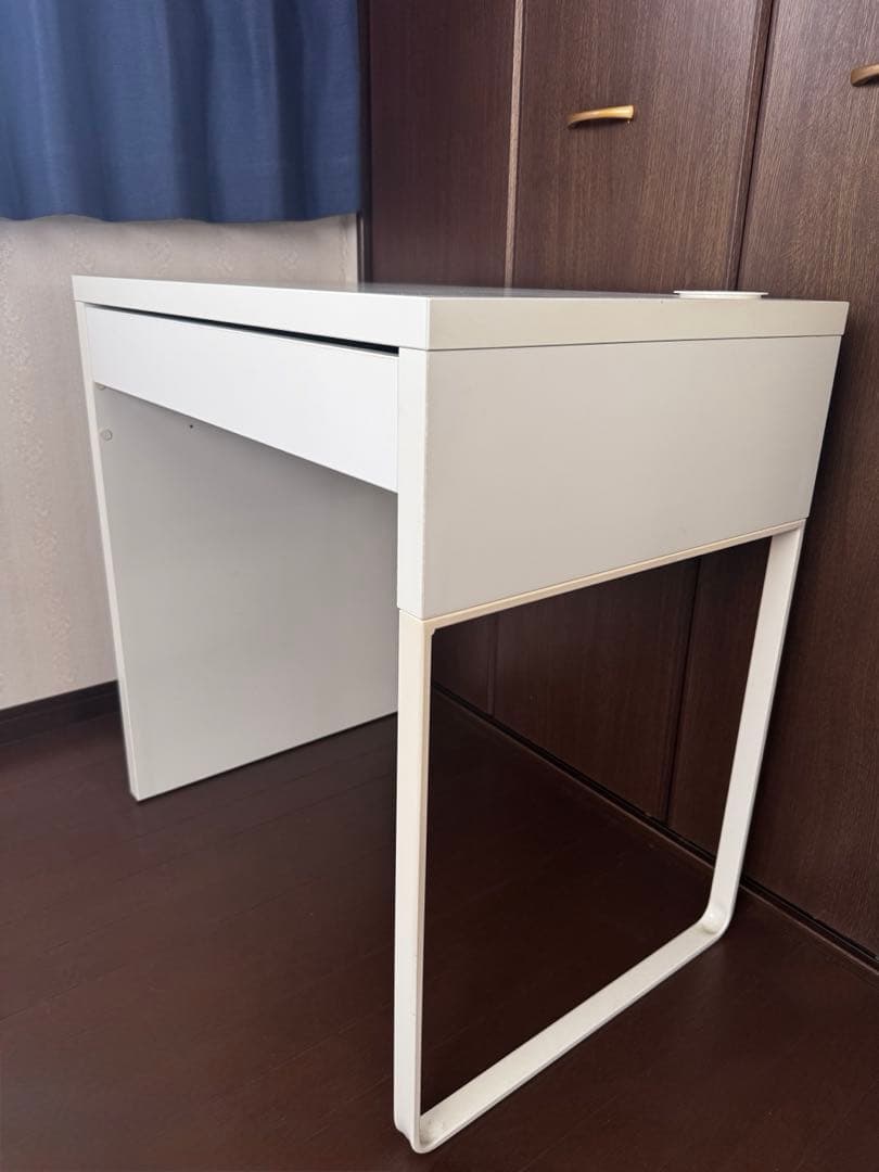 ホワイトデスク ケーブル穴付き IKEA MICKE