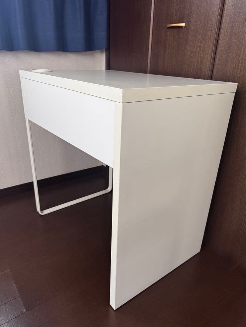 ホワイトデスク ケーブル穴付き IKEA MICKE