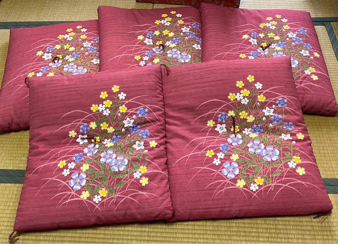 【新品未使用】高級綿入り座布団　５枚組　森英恵　５５センチ