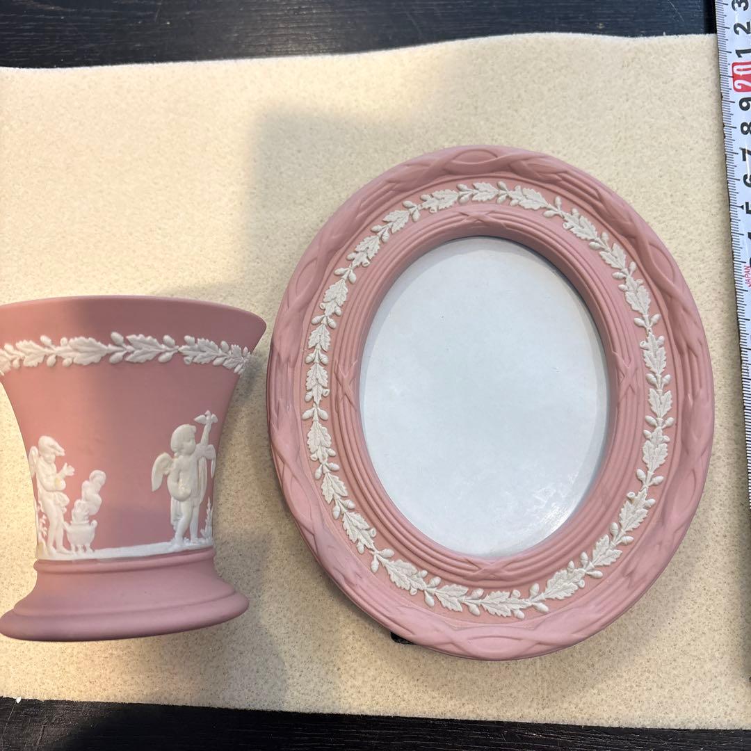 ウエッジウッド ピンクジャスパーの写真立てと花瓶